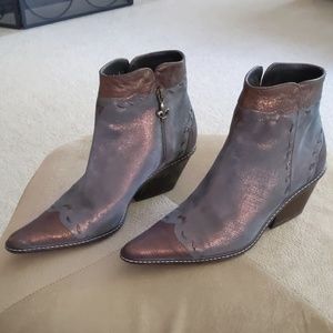Donald J Pliner Jamila Sz 9 Western Collection